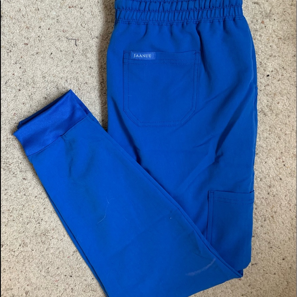 Jaanuu momentum scrub pants